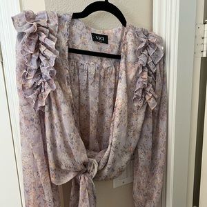 Vici lilac floral top.